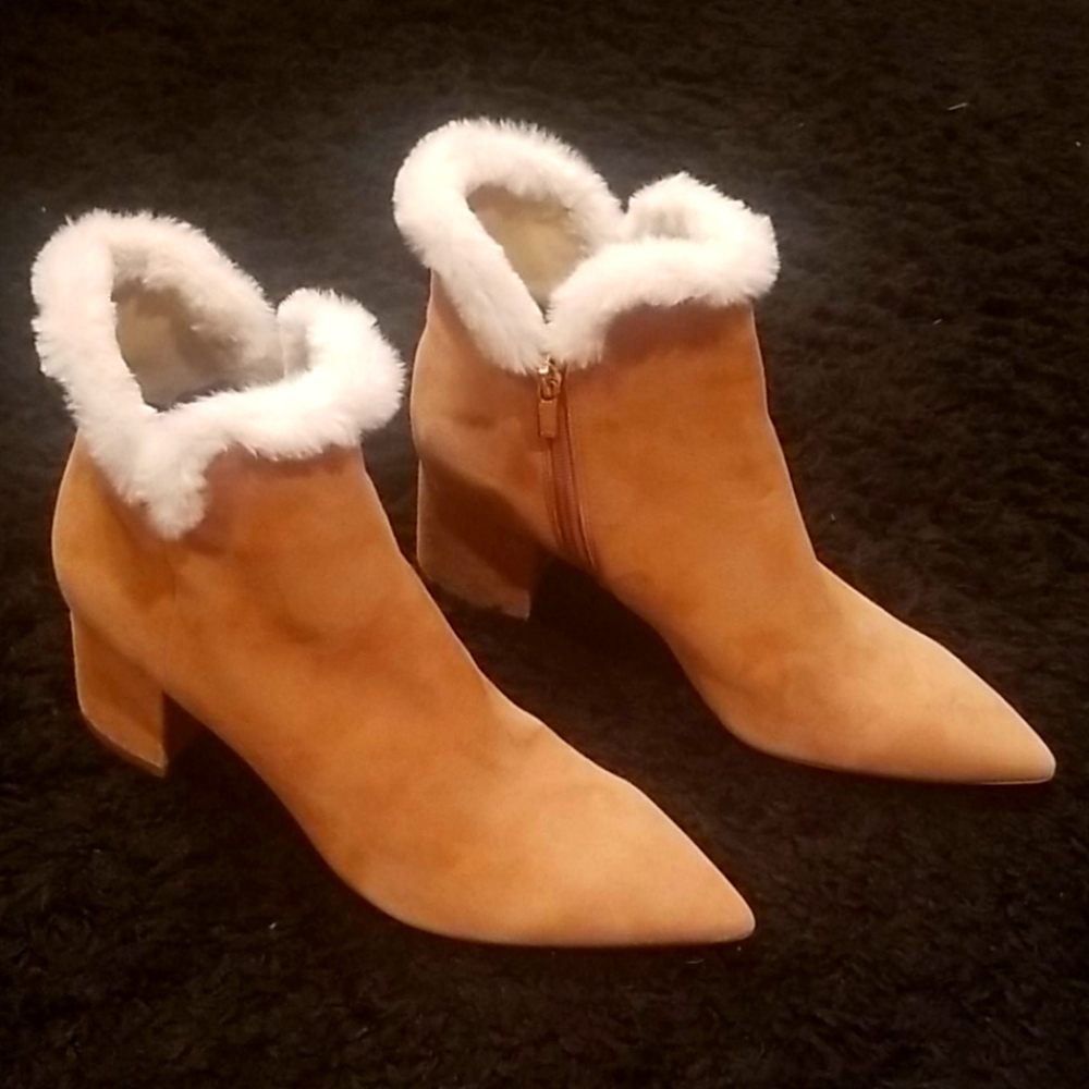 Leather boots with faux fur liner